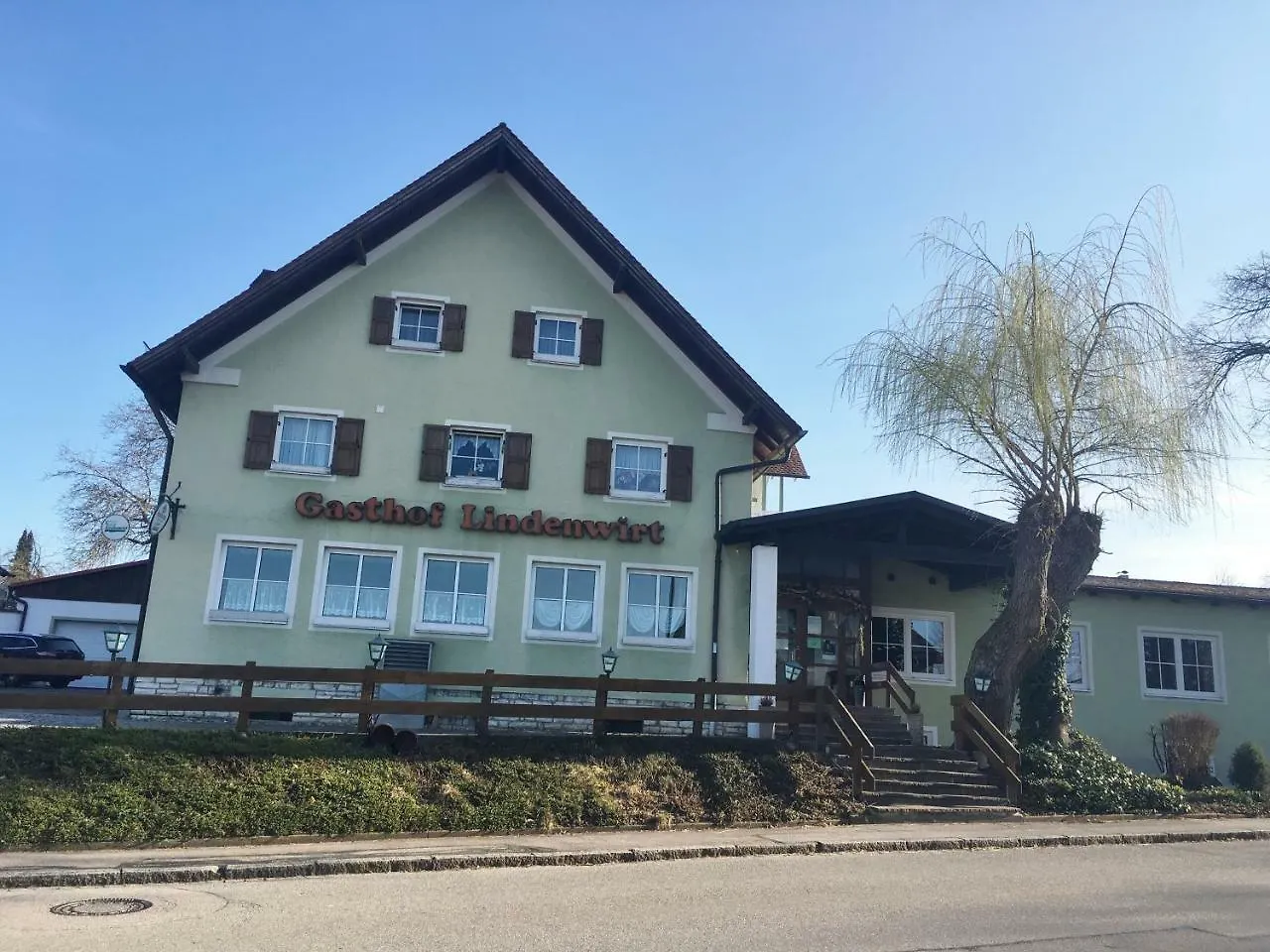 Gasthof Lindenwirt 登肯多夫 2*,  德国